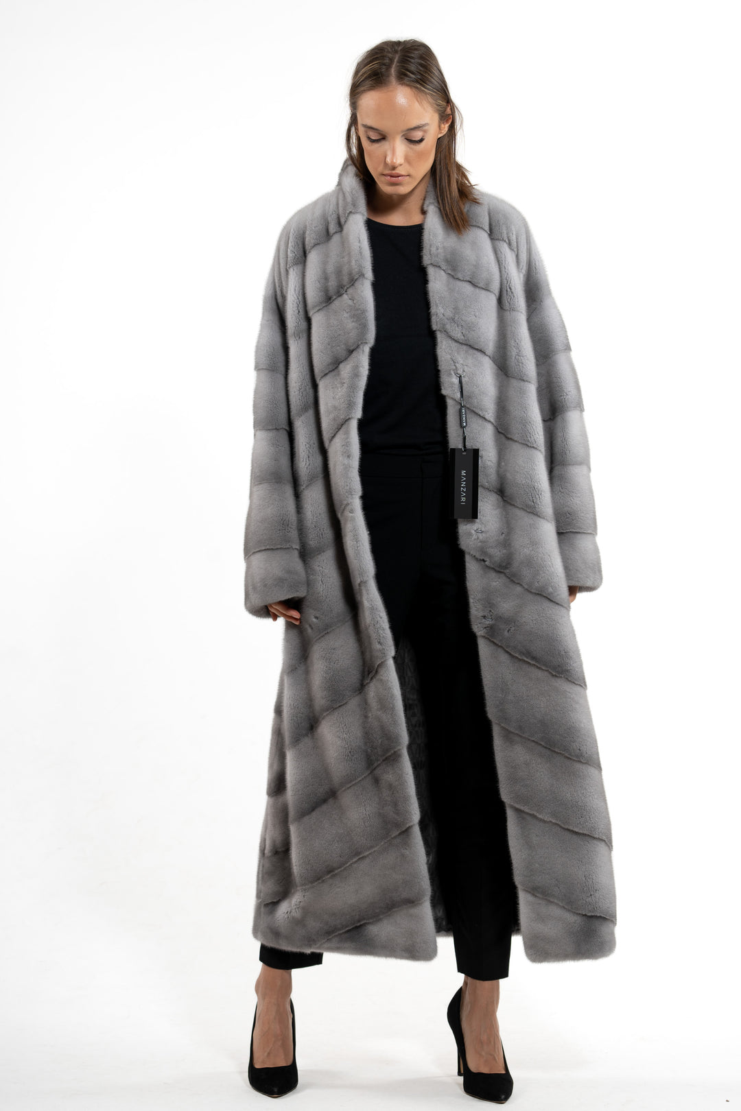 Manzari Sapphire Mink fur coat for a timeless appeal