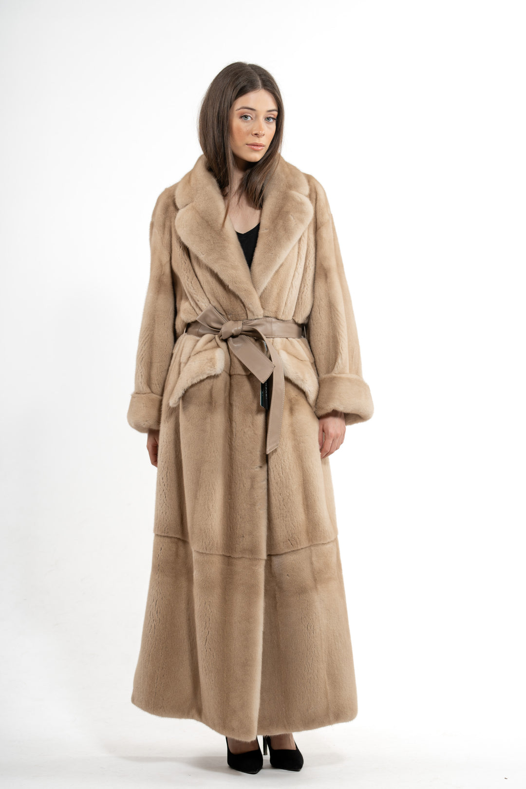 Manzari Palomino Mink fur coat for timeless elegance