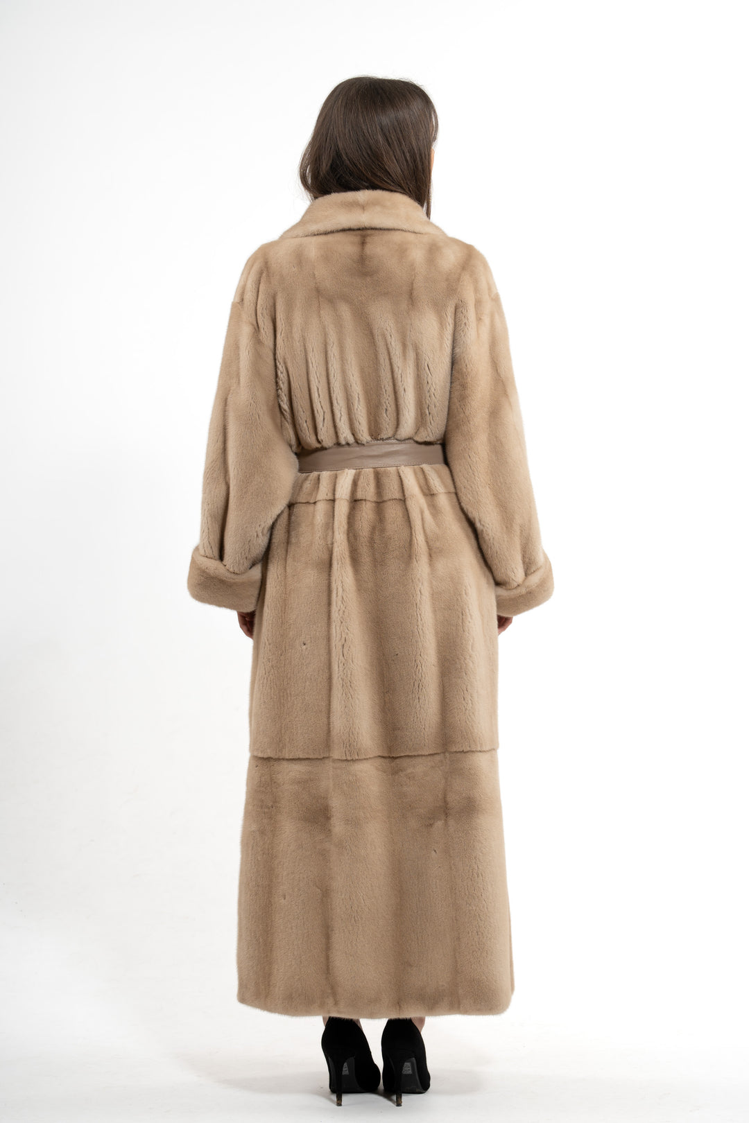 Premium Palomino Mink fur coat for a sophisticated style