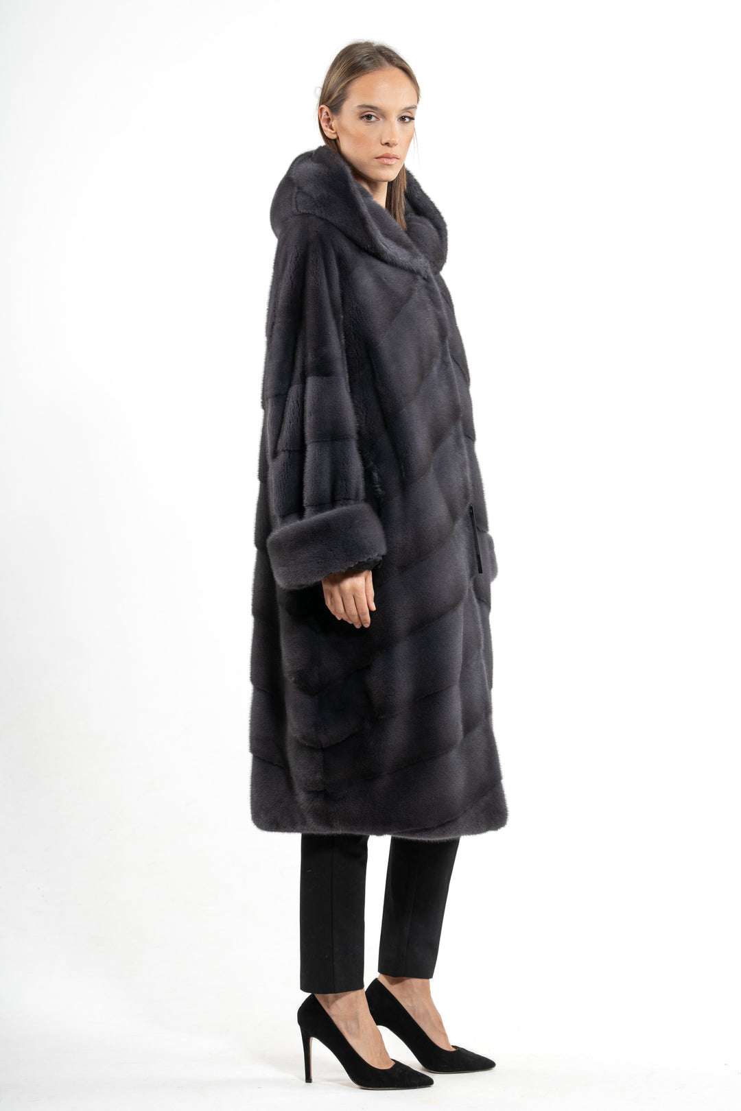 Elegant Grafite Mink fur coat for a refined look