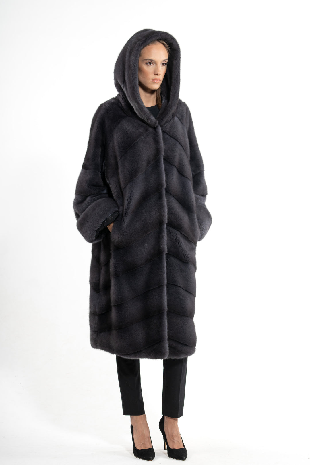 Elegant Grafite Mink fur coat for a refined look