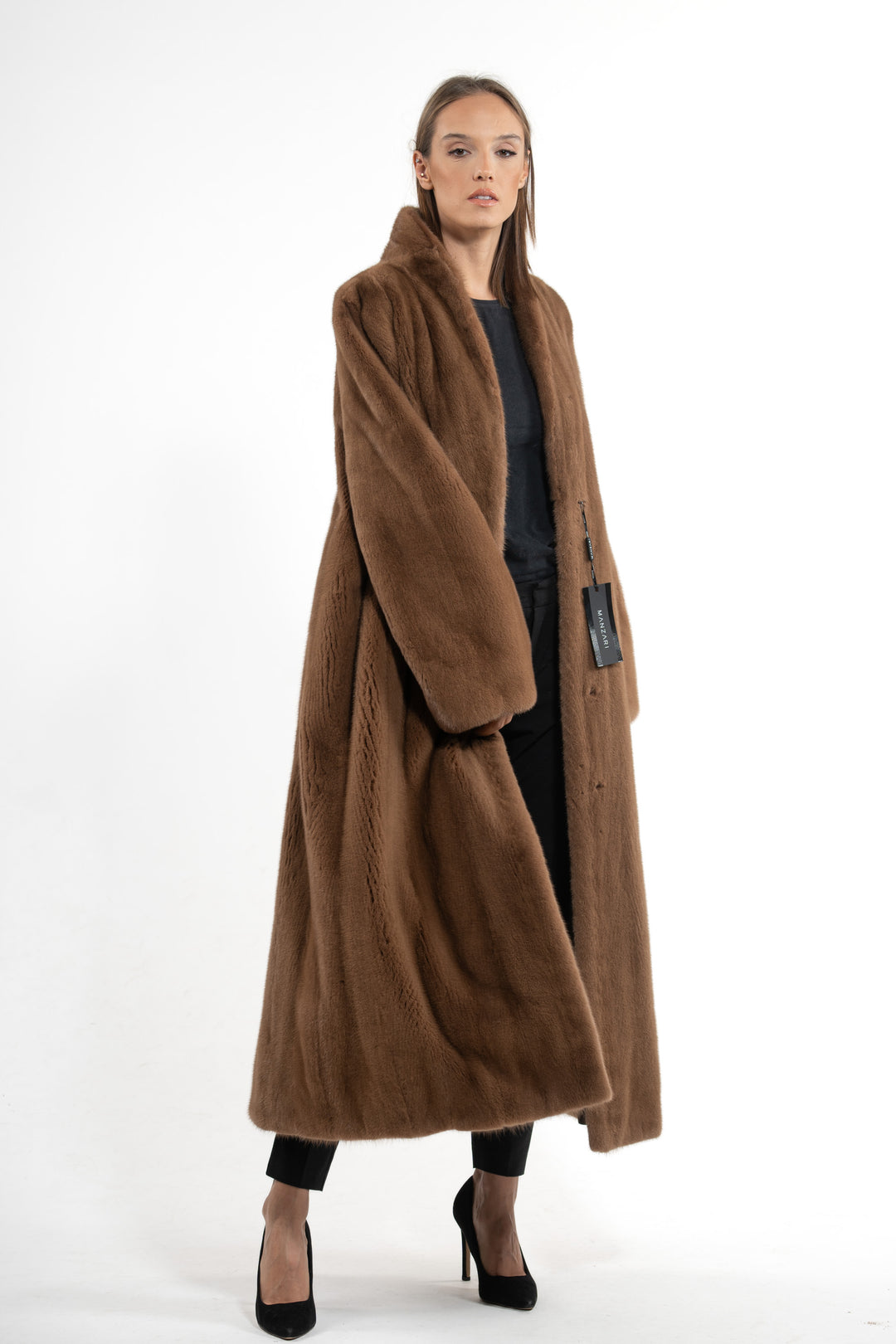 Manzari Maple Mink fur coat for a timeless appeal