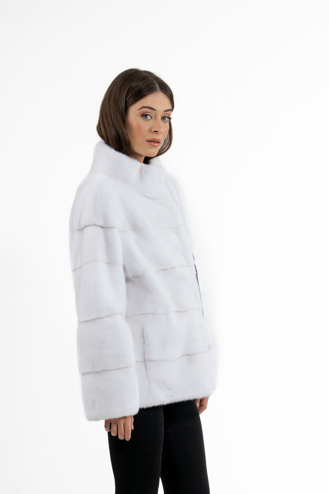 Manzari White Mink fur coat for a timeless appeal