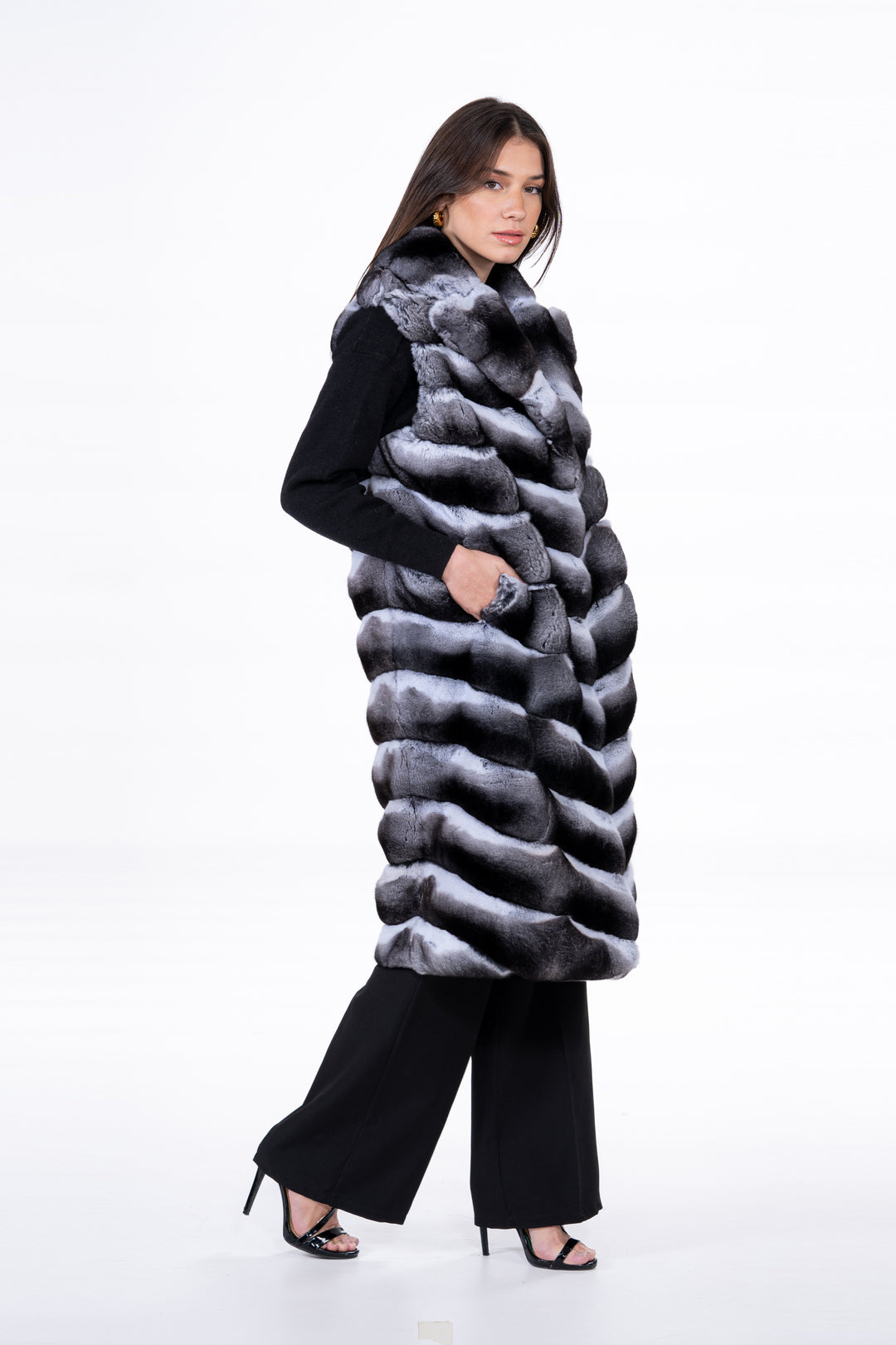 Model wearing a Natural Chinchilla fur coat by manzari