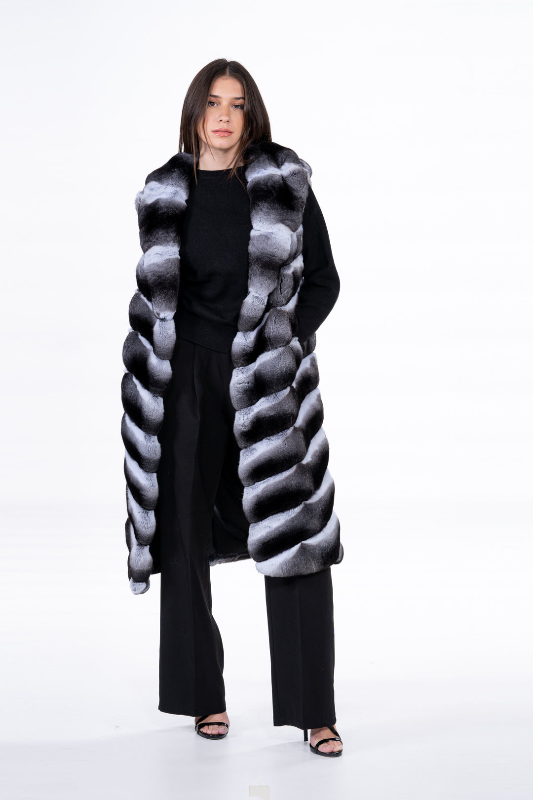 Soft and luxurious Natural Chinchilla fur coat by manzari
