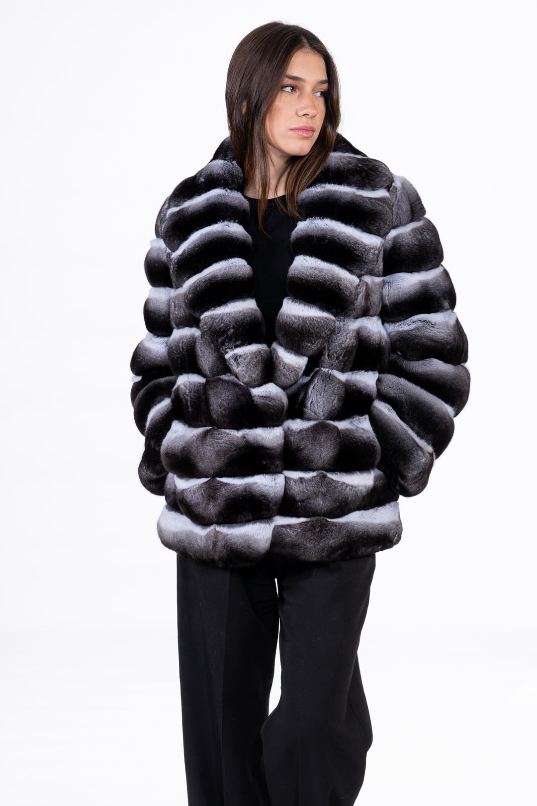 High-quality Natural Chinchilla fur coat for luxury lovers