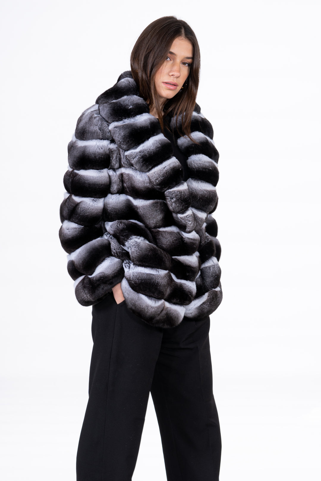 High-quality Natural Chinchilla fur coat for luxury lovers