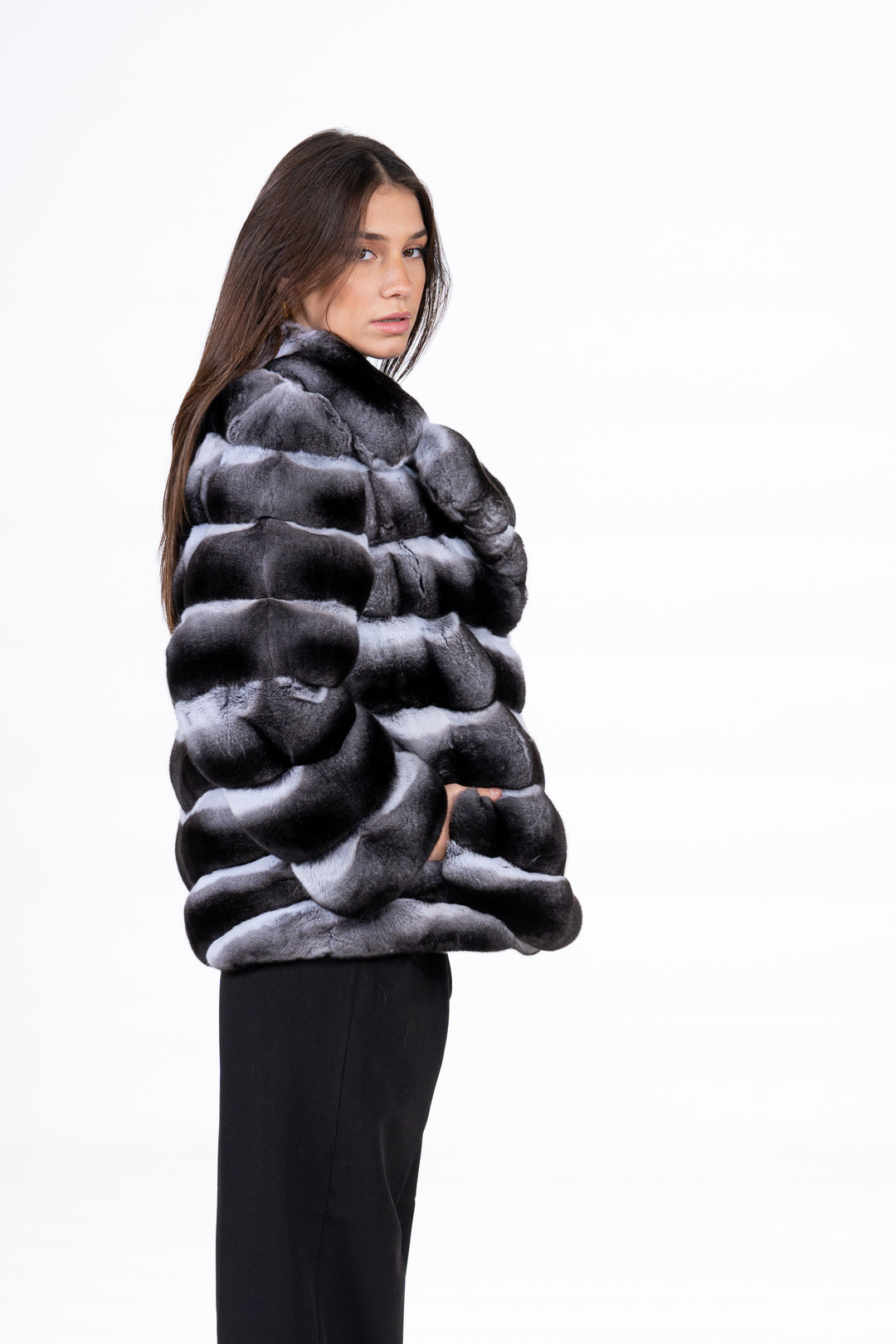 High-quality Natural Chinchilla fur coat for luxury lovers