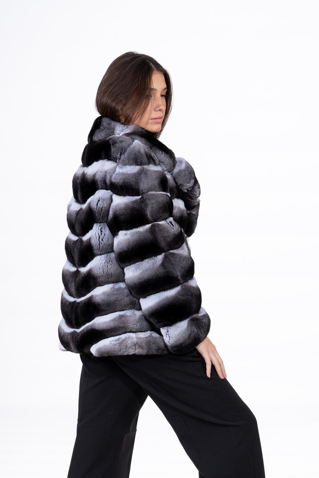 High-quality Natural Chinchilla fur coat for luxury lovers