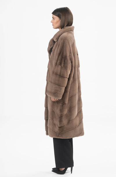 MINK COAT REVERSE V-SHAPPED ENGLISH COLAR