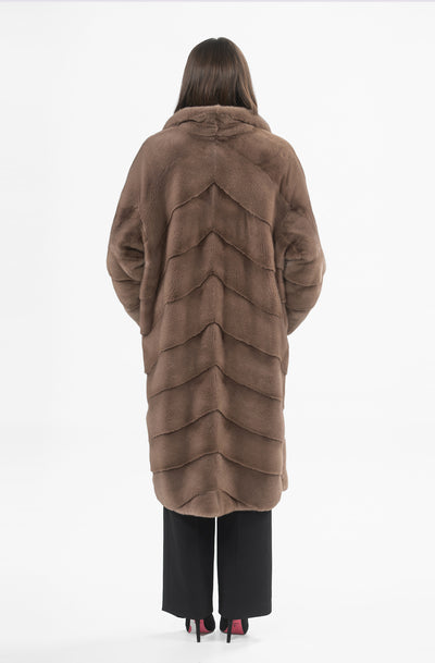 MINK COAT REVERSE V-SHAPPED ENGLISH COLAR