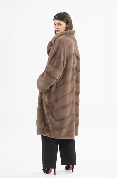 MINK COAT REVERSE V-SHAPPED ENGLISH COLAR