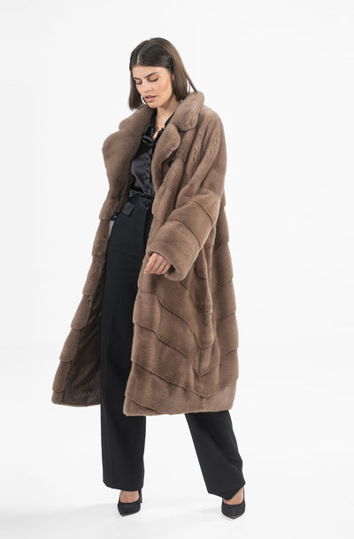 MINK COAT REVERSE V-SHAPPED ENGLISH COLAR