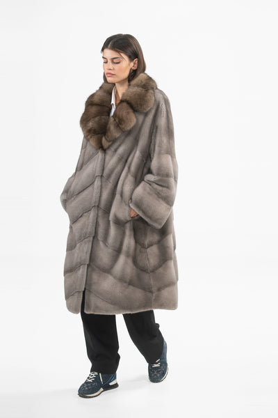 MINK COAT REVERSE V-SHAPPED COLAR TRIM