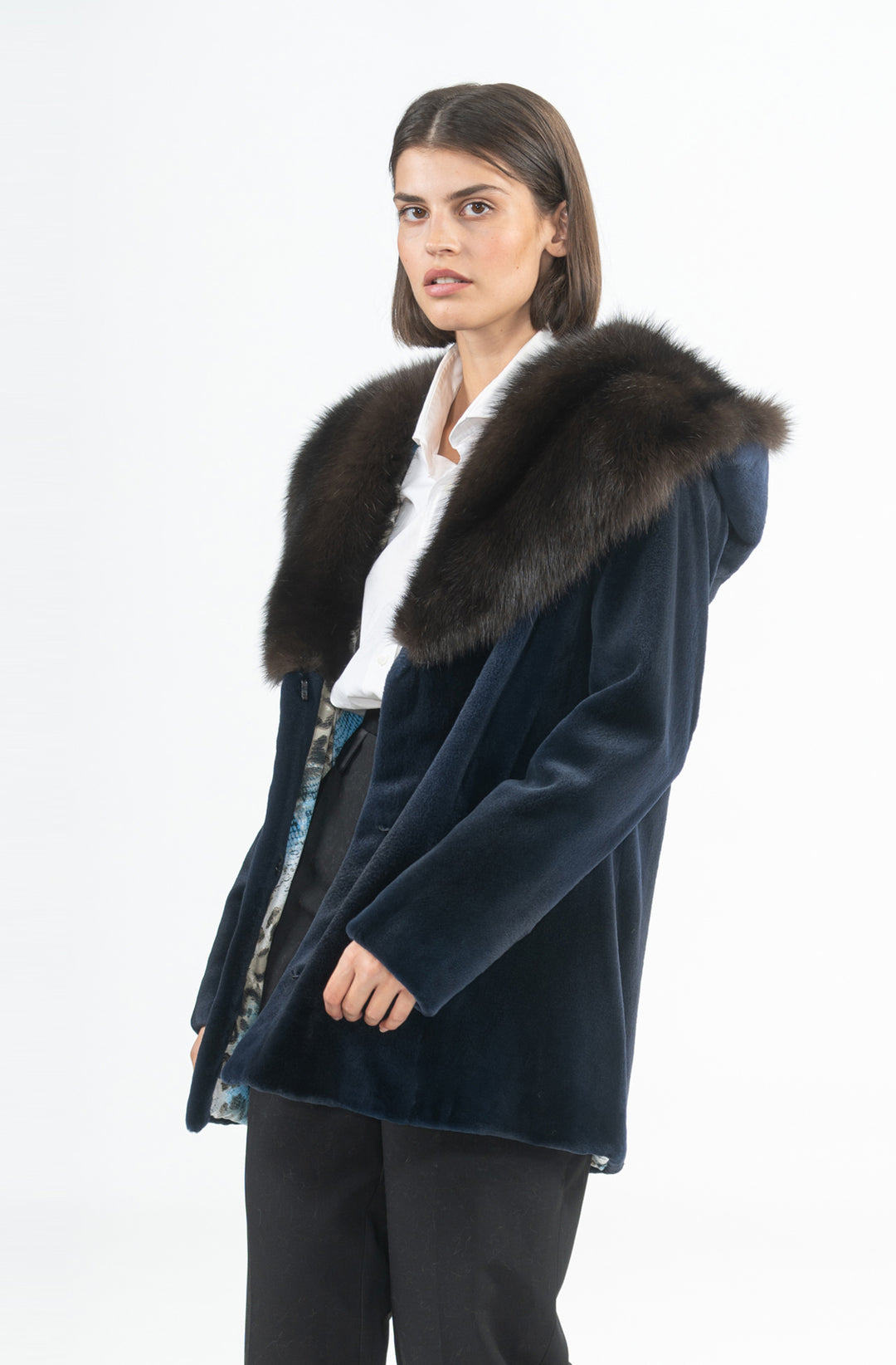 Manzari Mink fur coat for timeless elegance
