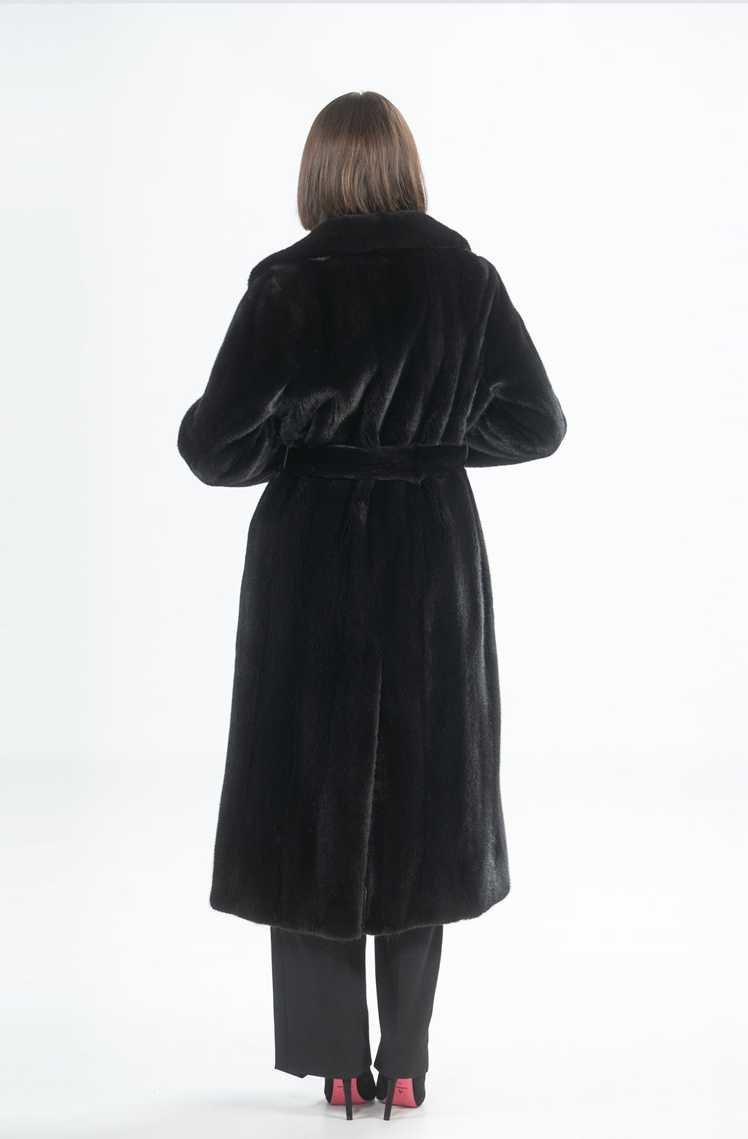 Manzari Mink fur coat with a modern touch