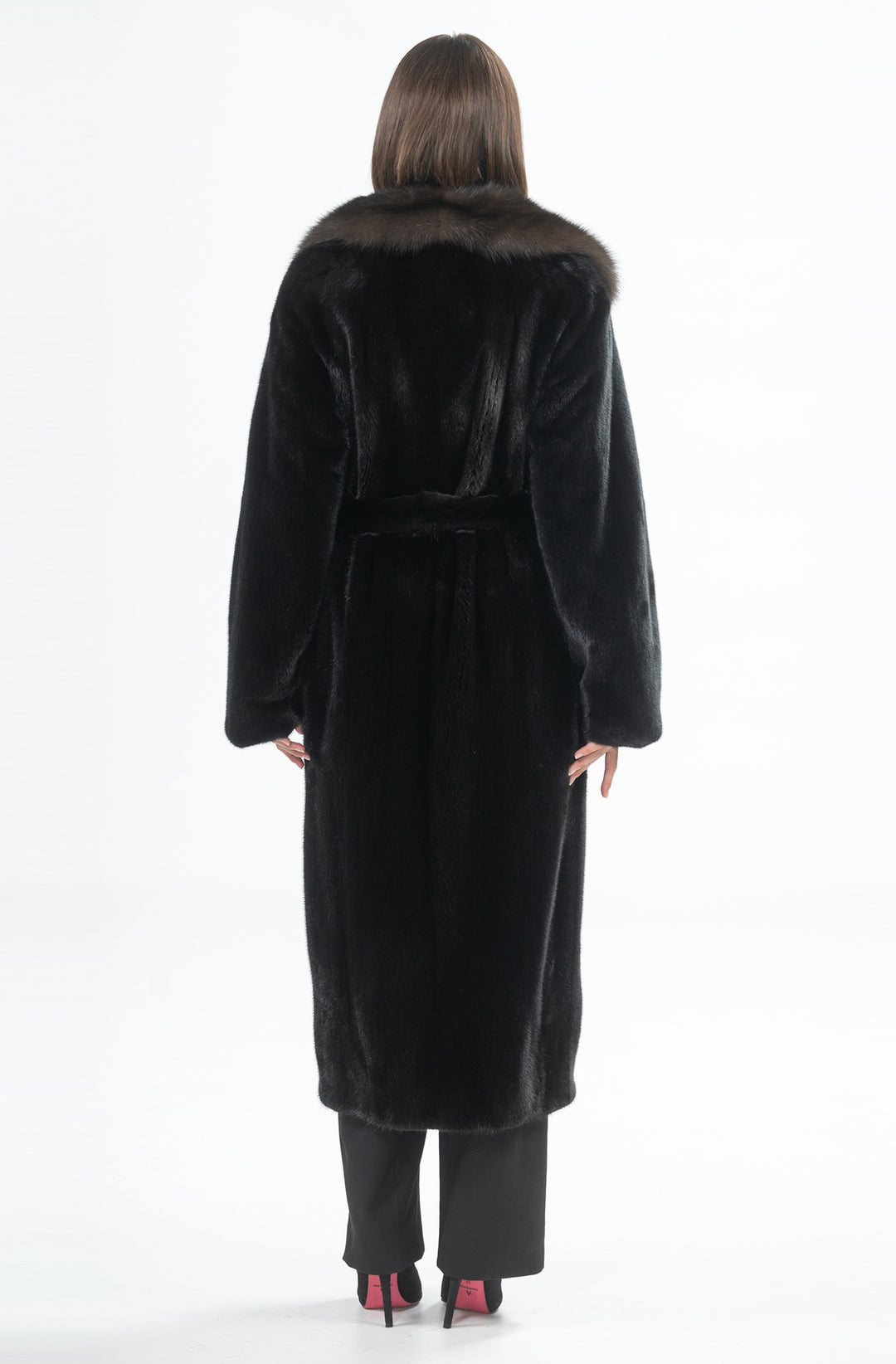 Manzari Mink fur coat for timeless elegance