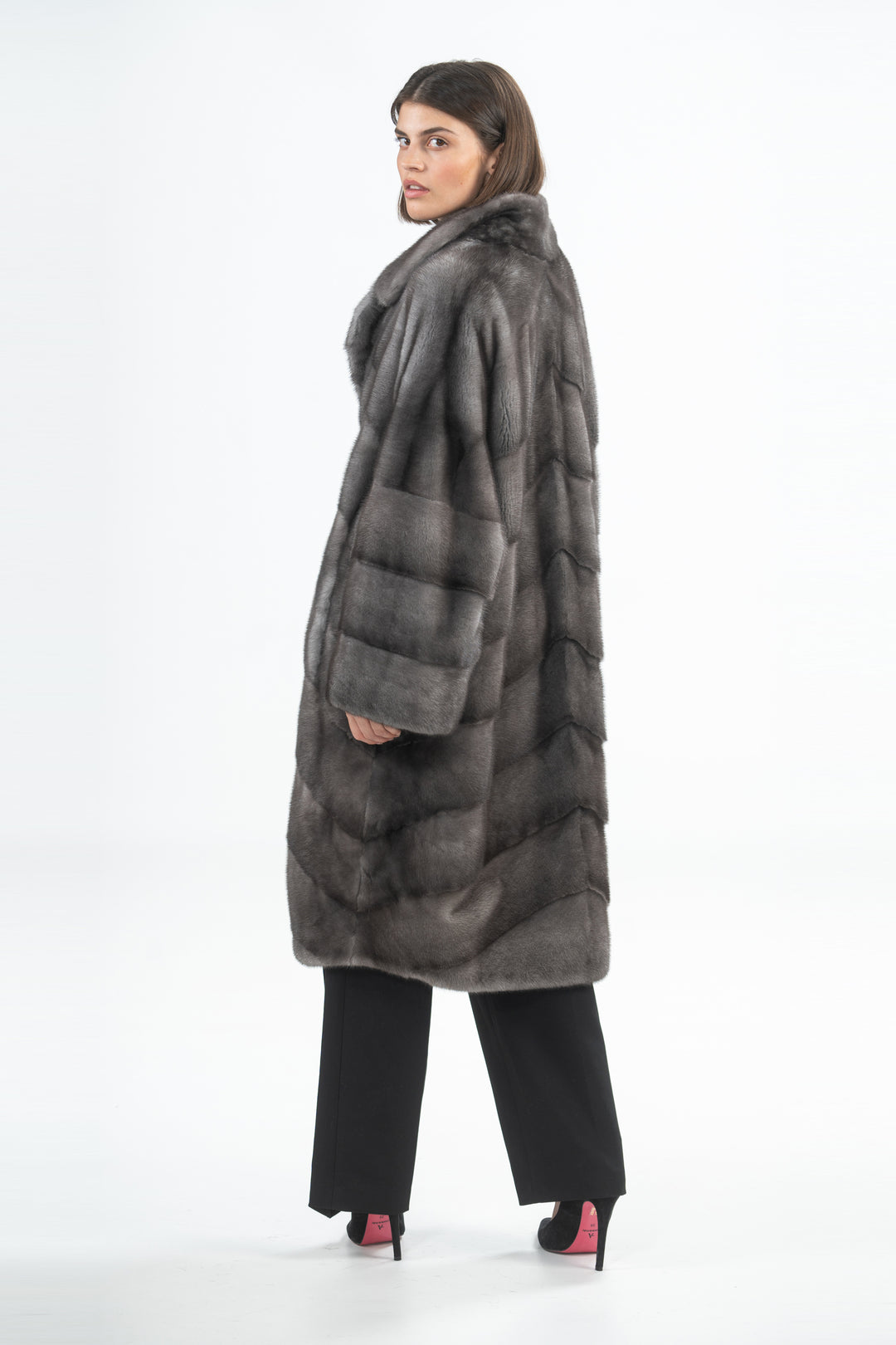 Manzari Mink fur coat for timeless elegance