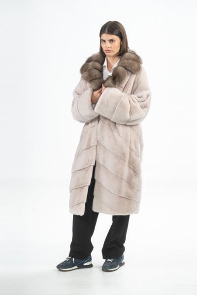 MINK COAT REVERSE V-SHAPPED COLAR TRIM